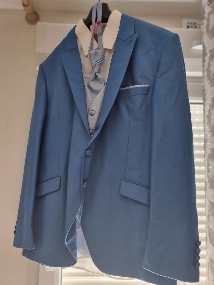 Costume de mariage - photo numéro 3