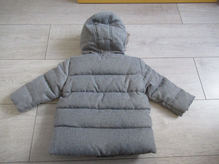 Manteau doudoune grise intérieur tout doux Taille 12 mois Gémo Neuf - photo numéro 2