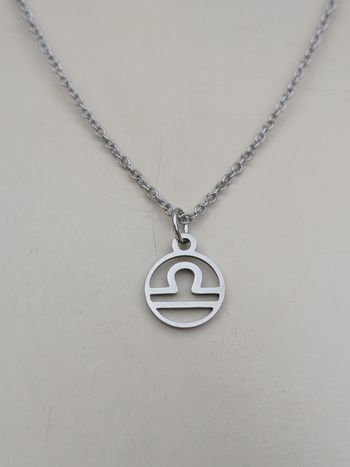 Collier en acier inoxydable argenté signe astrologique balance ♎️