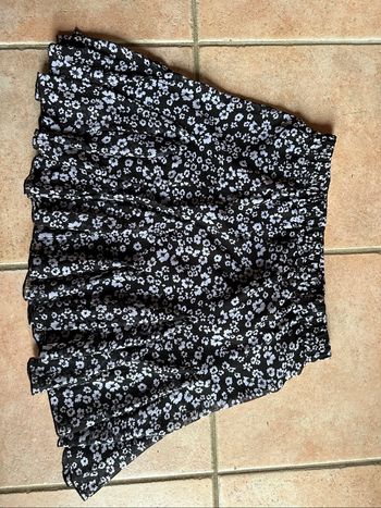 Jupe courte noir blanc fleur Asimu Taille 38