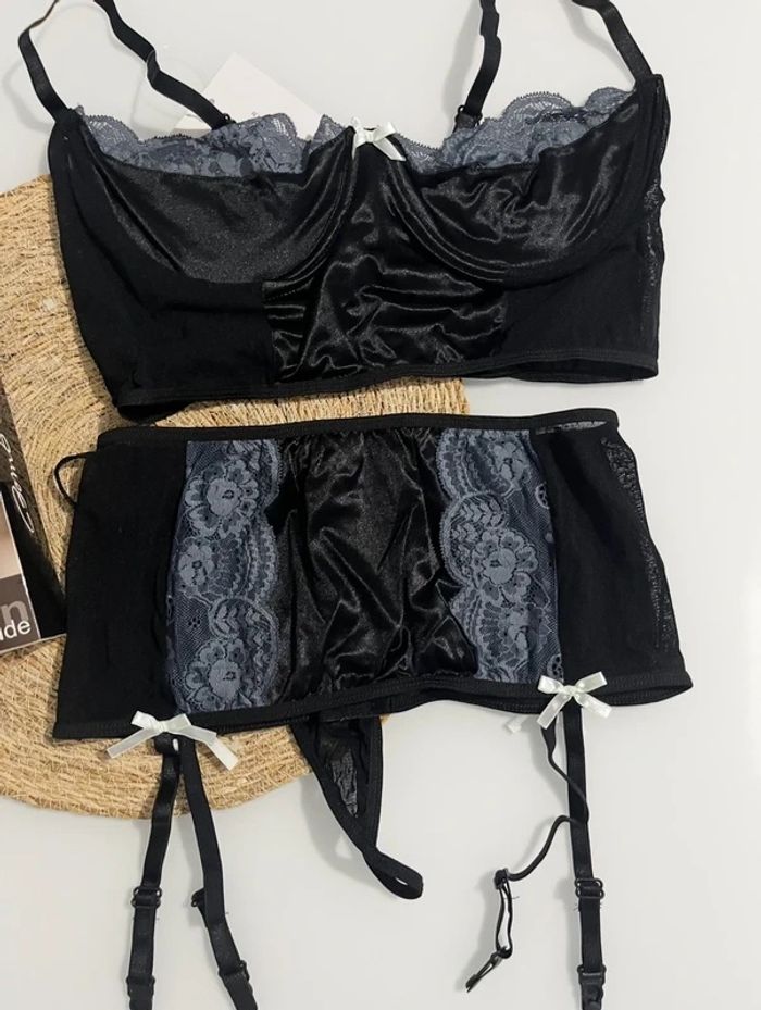 Ensemble sexy lingerie Porte-jarretelles String Bomb girl Taille XXL / XXXL 44/46 - photo numéro 4