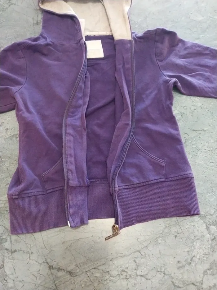 Veste à capuche T.8ans - photo numéro 3