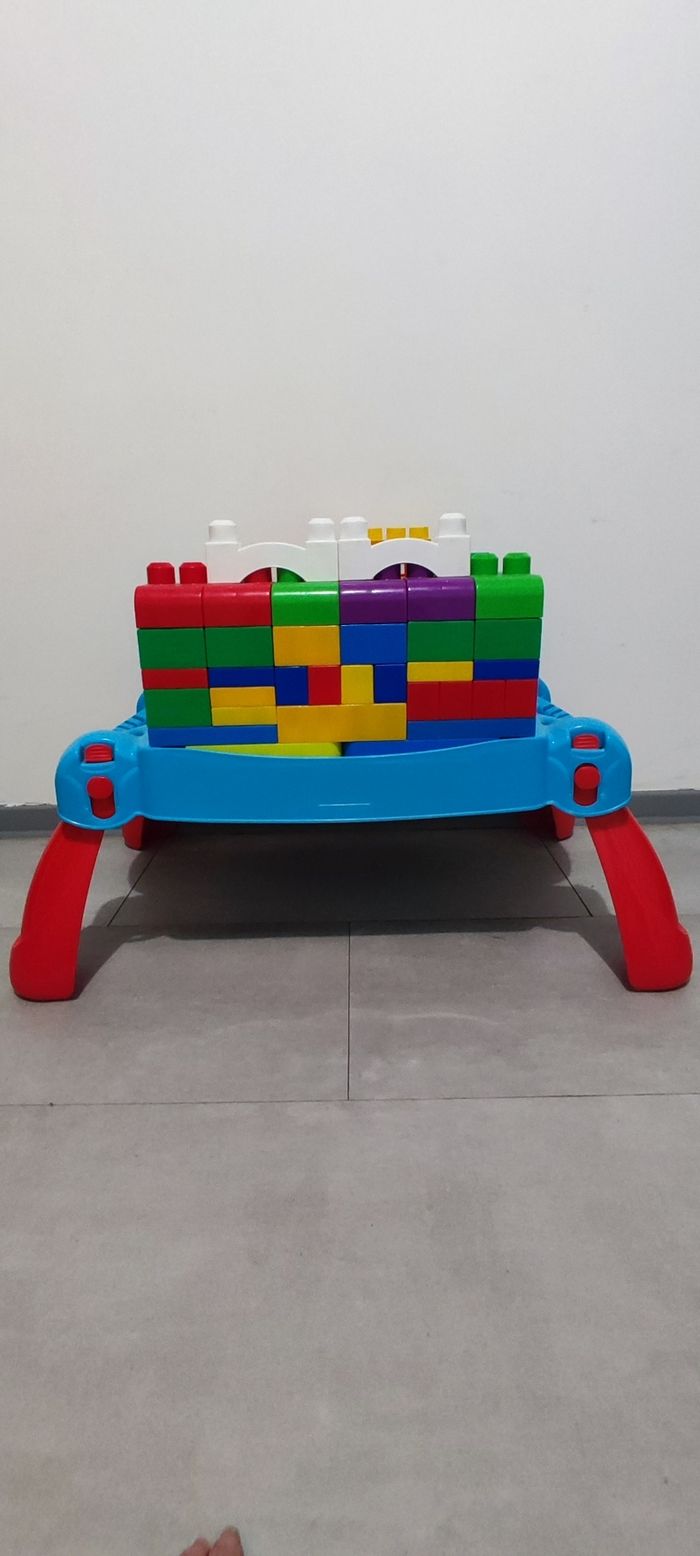 Table + cubes - photo numéro 2