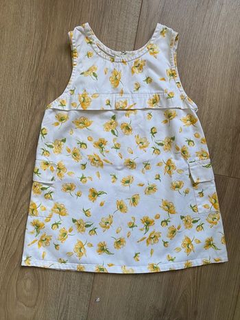 Robe vintage bébé fille avec fleurs