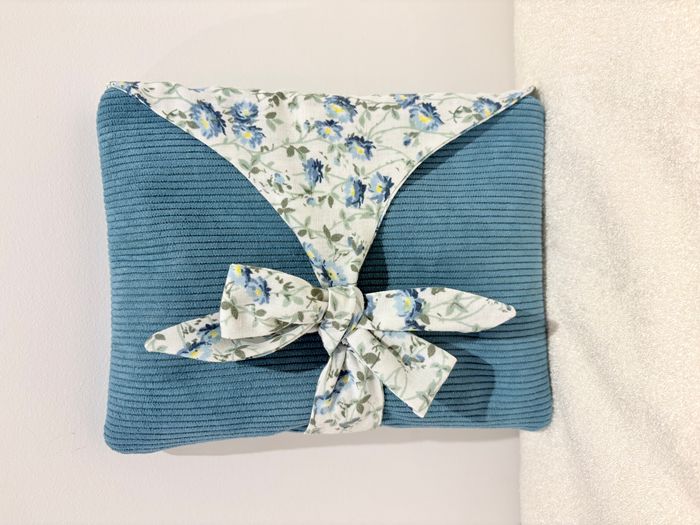 Pochette à livre ou liseuse Bleu Canard Fleurie