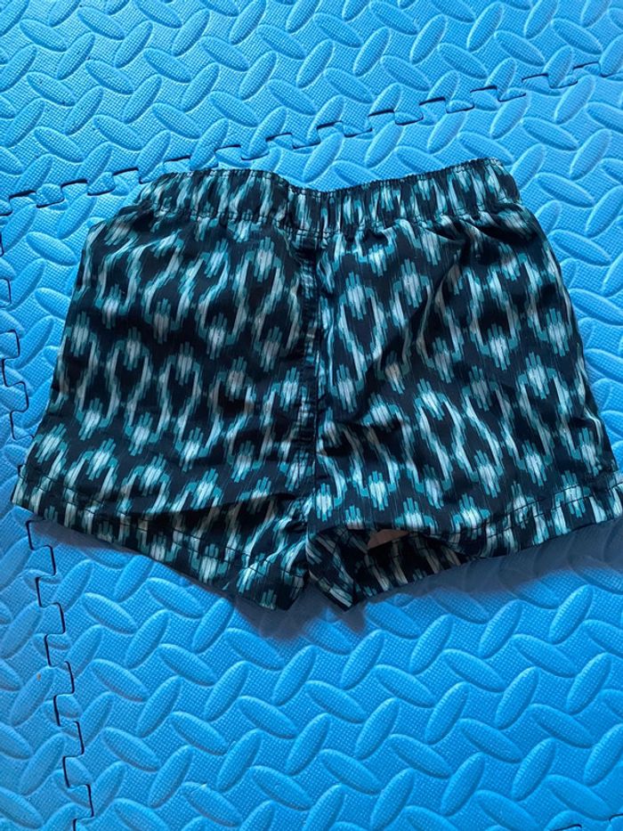 Short de bain Kiabi Taille 12 M - photo numéro 2