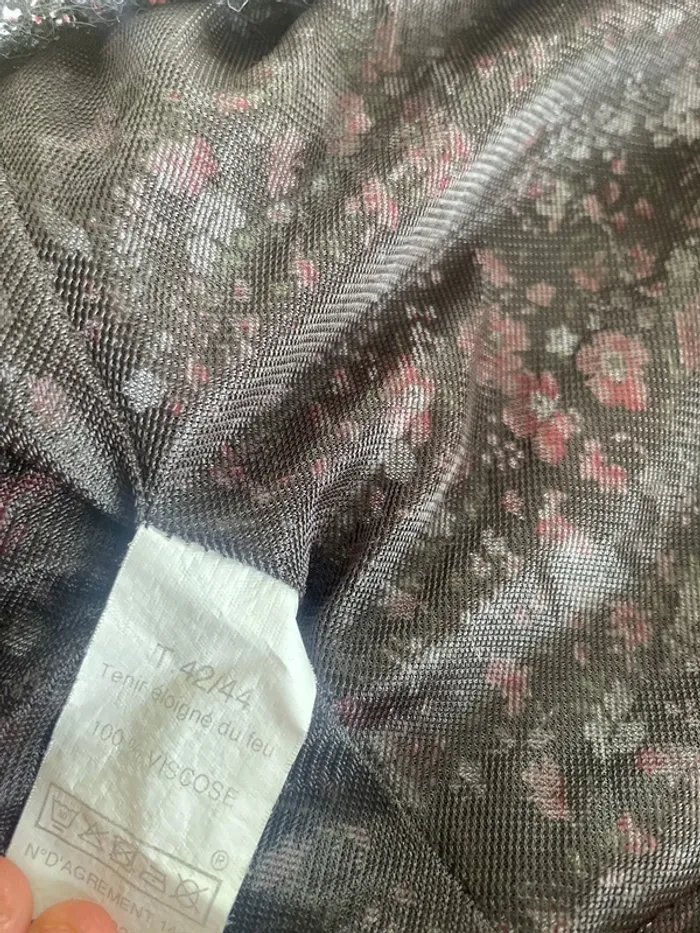 Jupe fleurie taille 42/44 – Très bon état 🌸 - photo numéro 3