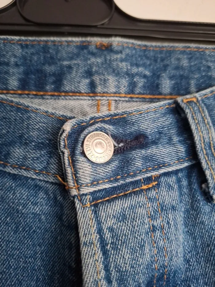 Jean bleu Levis quasiment neuf 🔥 - photo numéro 3