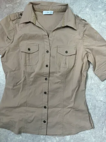 Chemise cache cache