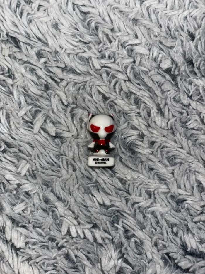 Lot de fèves, fève Jean No, fève Marvel, fève les minions - photo numéro 7