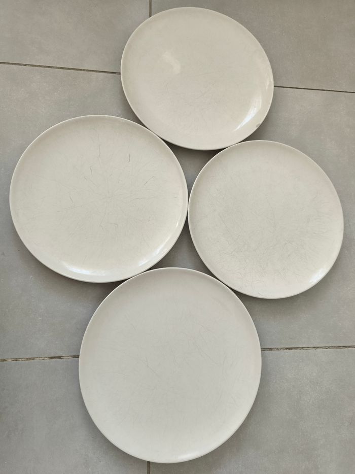 Lot poêle et assiettes - photo numéro 2
