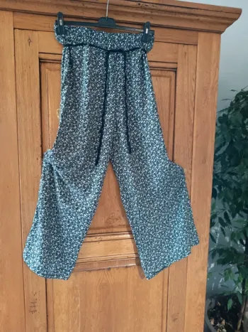 Pantalon fluide d'été imprimé noir et blanc