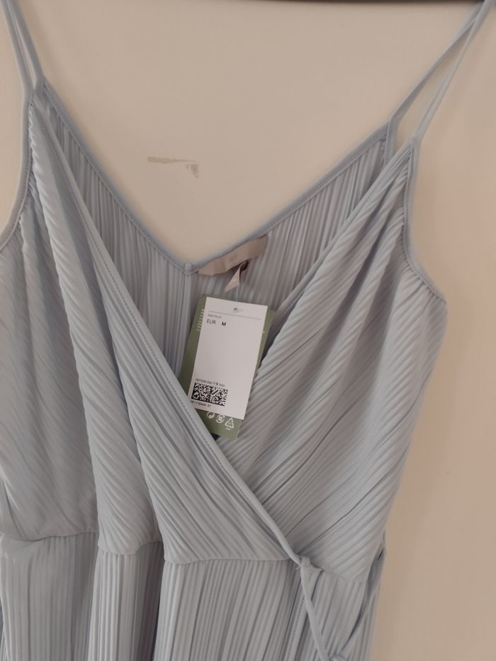 Robe neuve bleue ciel
