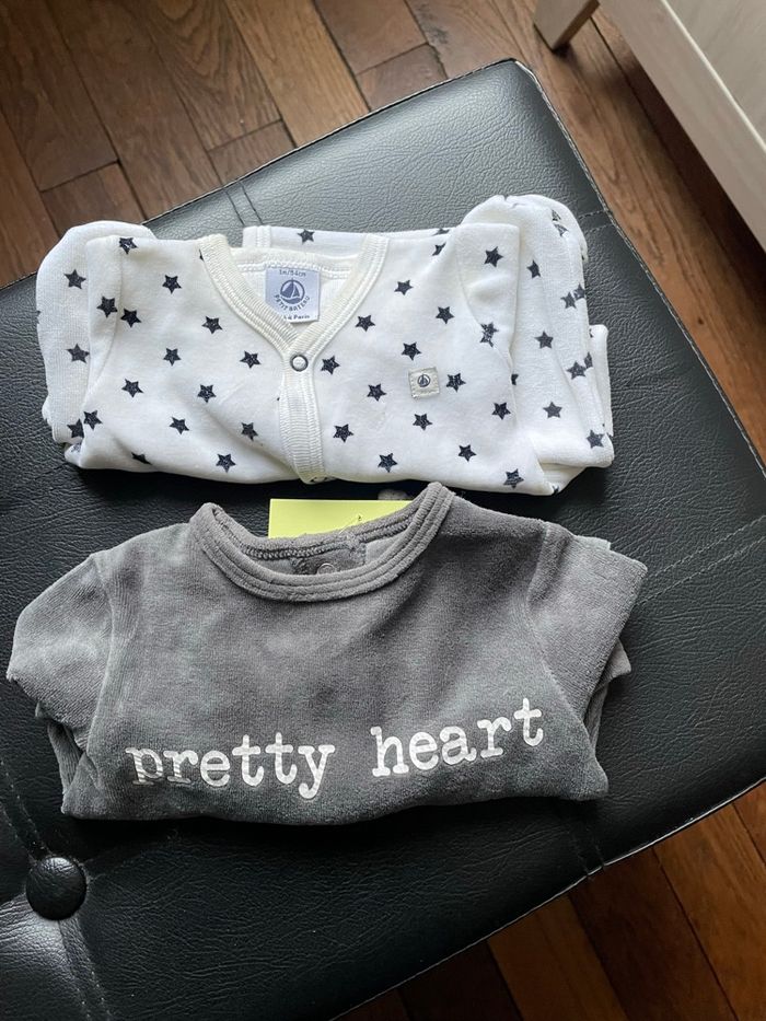 Lot 2 pyjamas 1 mois