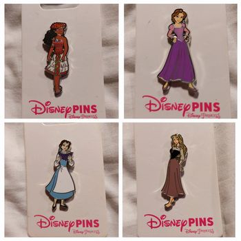 Pins Disney princesse vaiana, raiponce, belle ou aurore