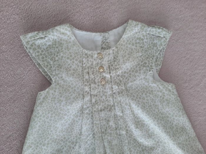 Ensemble Cyrillus 6 mois robe liberty blanc petites fleurs beige et culotte assortie - photo numéro 3