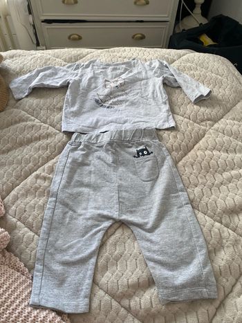 Ensemble pour enfants, 12 mois et 18 mois