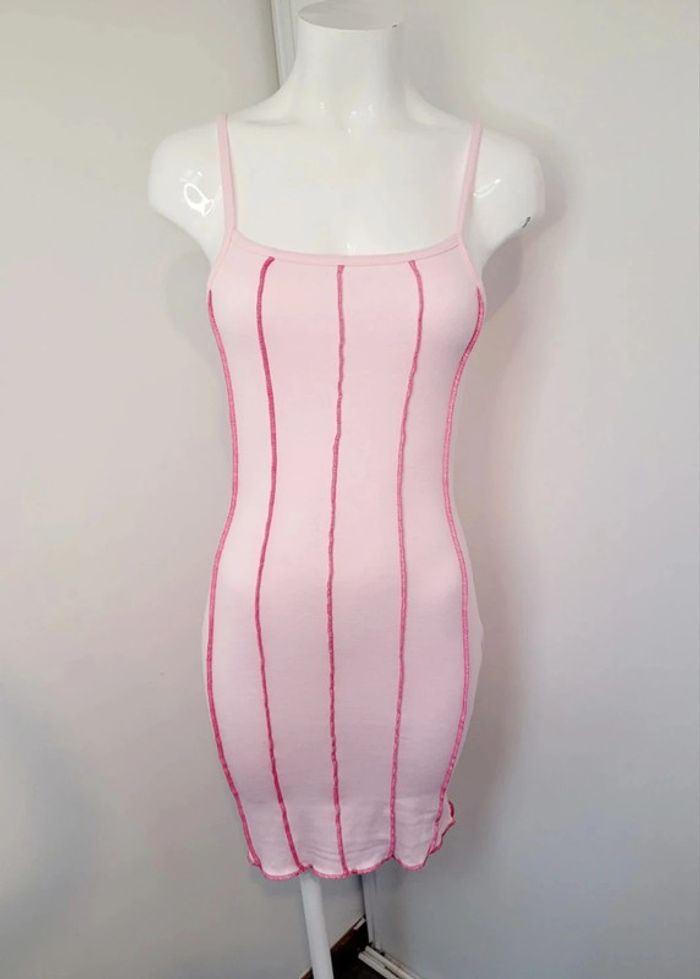 Belle robe Jennyfer taille S (36)