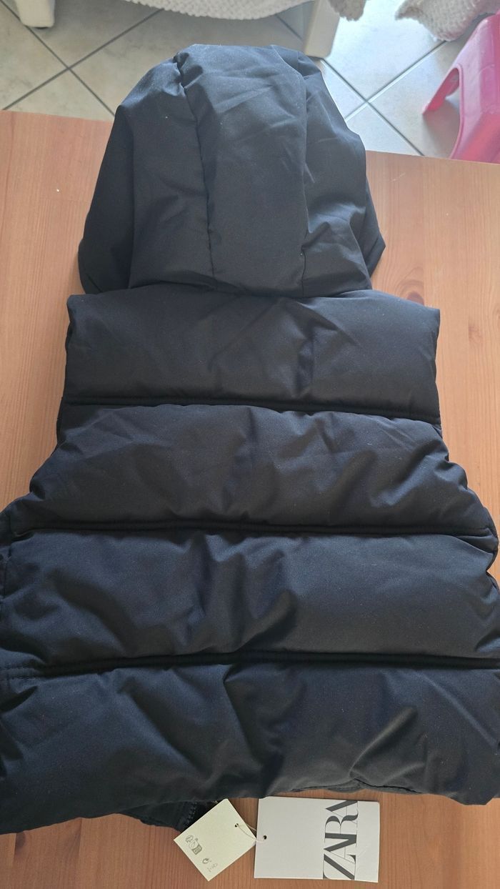 Neuve (non portée)🏷🤩💙superbe  doudoune sans manche 4 ans garçon💙 - photo numéro 2