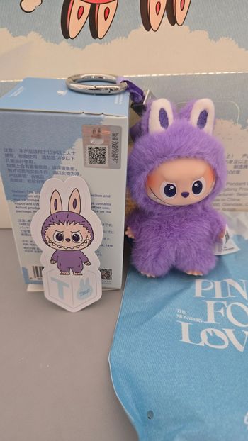 Labubu Pin for Love  - Lettre T - PopMart