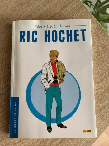 Livre ric hochet le monde de la bd