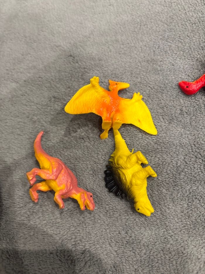 Dinosaures en lot - photo numéro 3