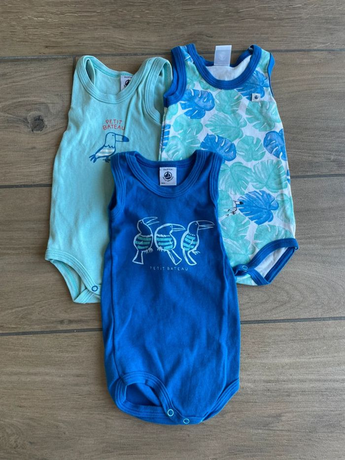 Lot 3 bodies Petit Bateau 6 mois