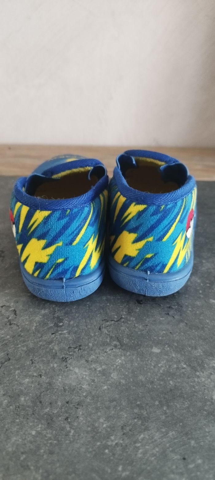 Chausson pokemon/pikachu - photo numéro 2