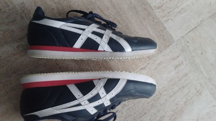 Basket homme asics 43.5 bleu marine très o état - photo numéro 7