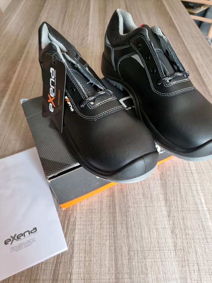 Chaussures de sécurité pointure 45 - photo numéro 2