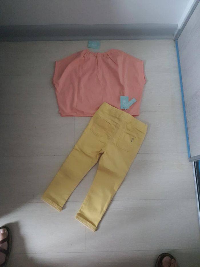 Ensemble Obaïbi taille 23 mois tee-shirt et pantalon jean neuf avec étiquettes - photo numéro 4