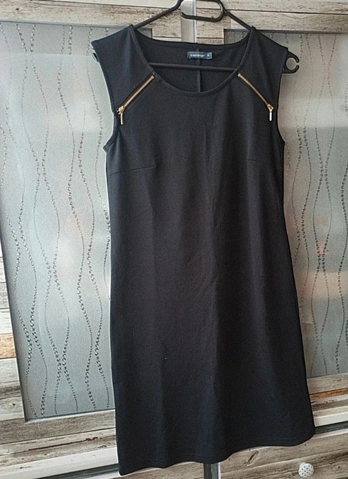 Robe noir in extenso taille 36