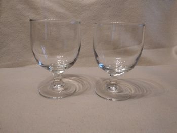 2 verres à pied