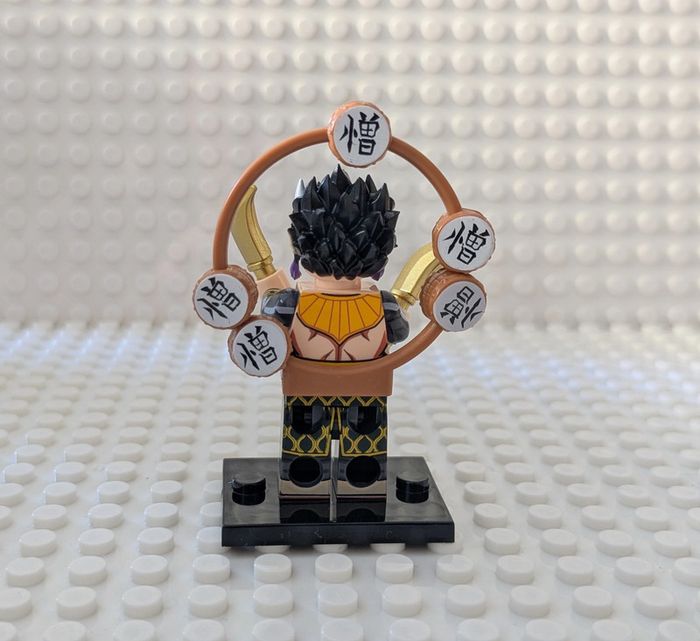 Figurine Demon Slayer : Hantengu (Lune Supérieure 4), style lego - photo numéro 2