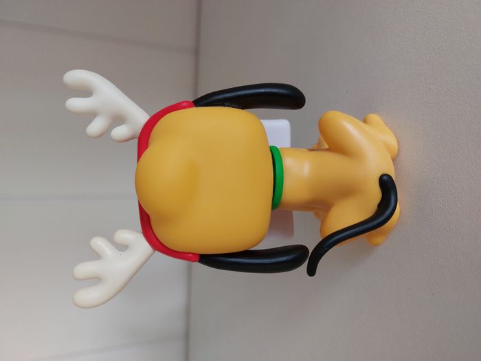 Figurine Funko Pop n°1227 Disney Pluto lettre au Père Noël - photo numéro 9