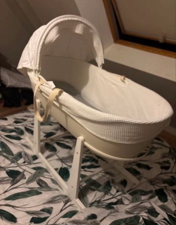 Couffin bébé avec support à bascule + 2 draps