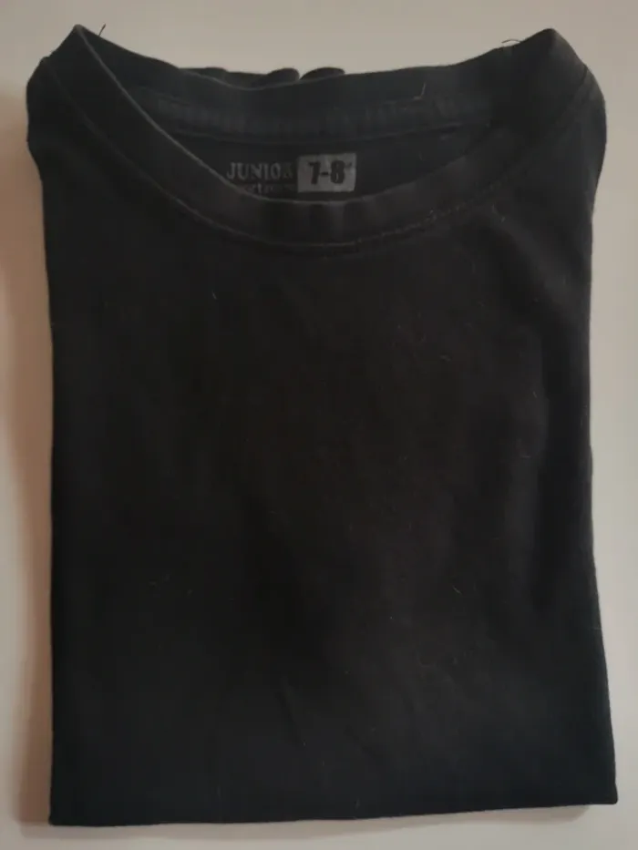 T shirt noir 7-8 ans