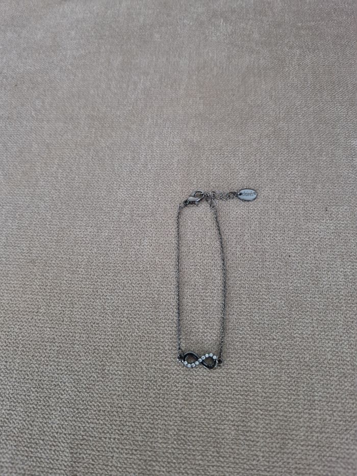 Bracelet signe infini gris foncé argenté Claire's - photo numéro 2