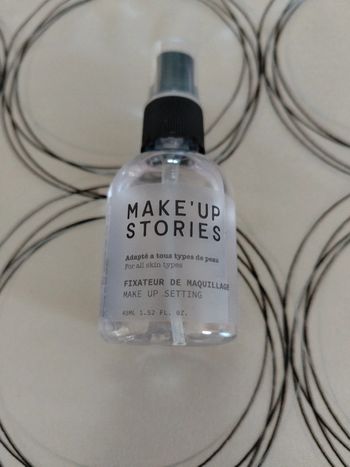 Spray fixateur de maquillage Makeup Stories complètement neuf