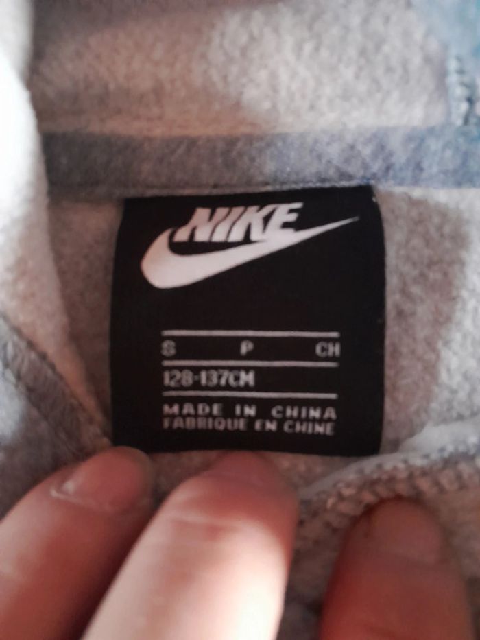 Pull croq top nike 👧 8ans - photo numéro 3