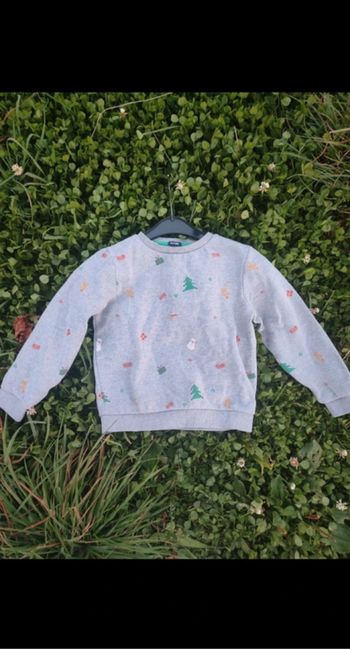 Pull motif noel