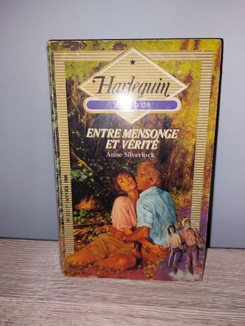 Livre de poche Entre mensonge et verité