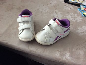 Baskets Reebok à scratchs pointure 22