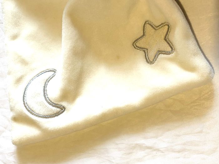 Petit Ourson Marron Doudou Petit Bonnet Nuit Mouchoir Blanc Lune Etoile Peluche Petits Enfants Bébés - photo numéro 5