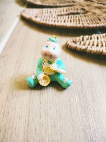 🪆Figurine Cabbage bébé pyjama bleu l'heure du repas année 1984 marque Cabbage Patch kids