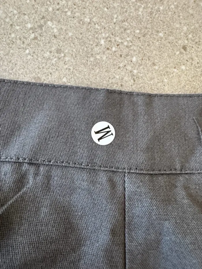 Pantalon gris, neuf sans étiquette, 46x105cm - photo numéro 4