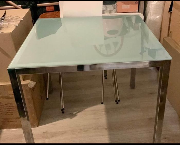 Magnifique Table à manger en verre trempé