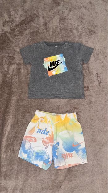 Ensemble Nike t-shirt + short