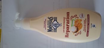 Lait soin  hydratant réparation 24 h Le petit marseillais