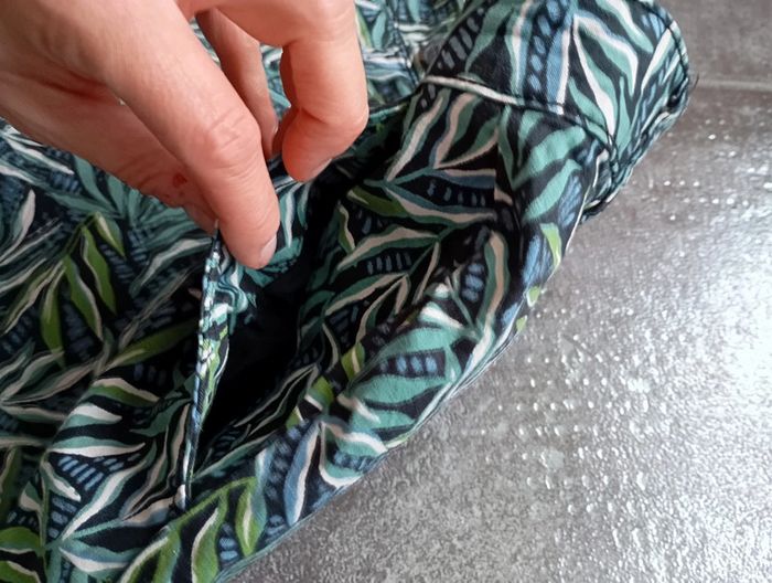 Cache cache pantalon neuf - photo numéro 5